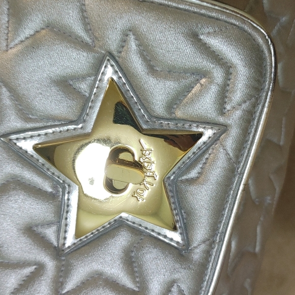 Betsey Johnson Silver quilted handbag - Picture 2 of 4